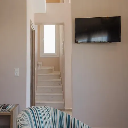 מלון דירות Arina 3*